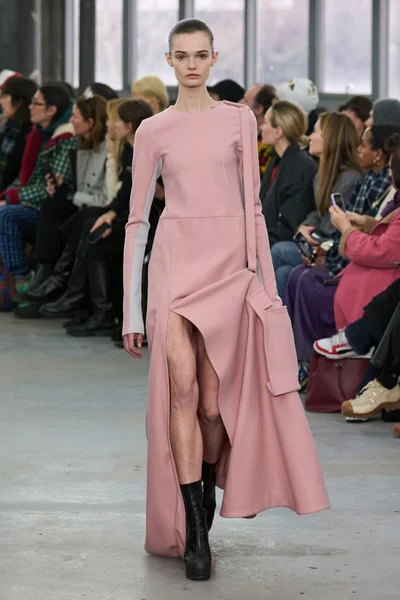 Look 11